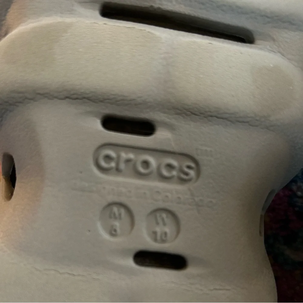 CROCS | Unisex Tan ‘Tumbleweed’ Echo Slide Shoes Mens size 8 Women’s Size 10